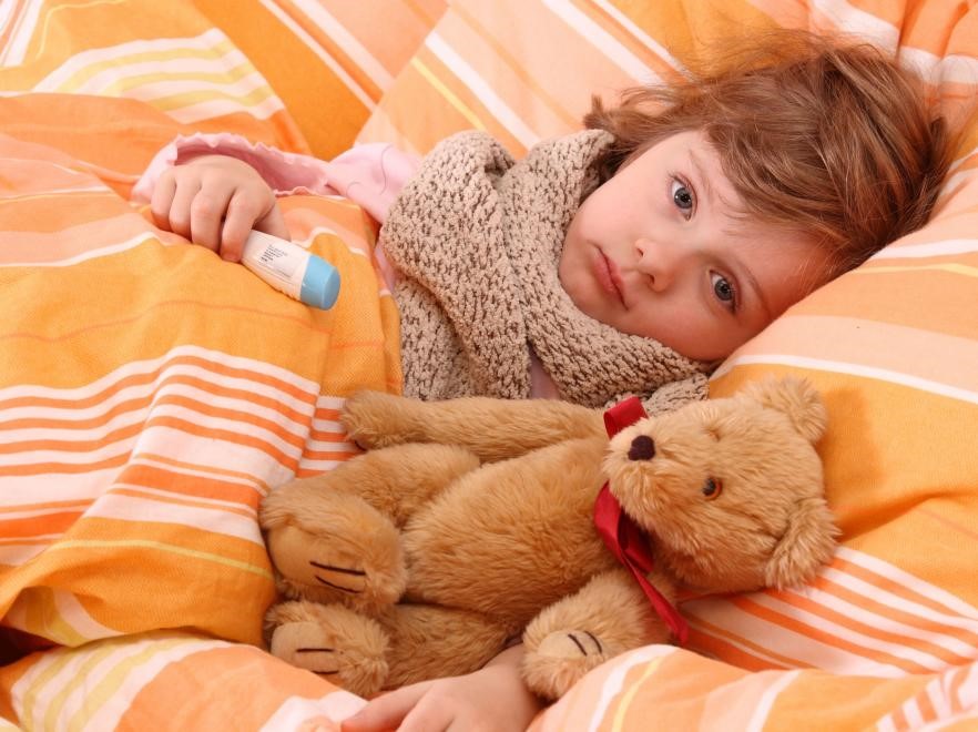 В чем особенности лечения простуды у грудных детей?